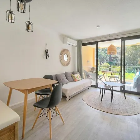 Francia 2p With Splendid Pool -private * Канны