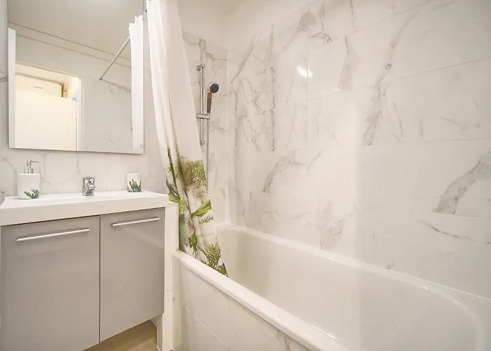 Francia 2p With Splendid Pool -private شقة *